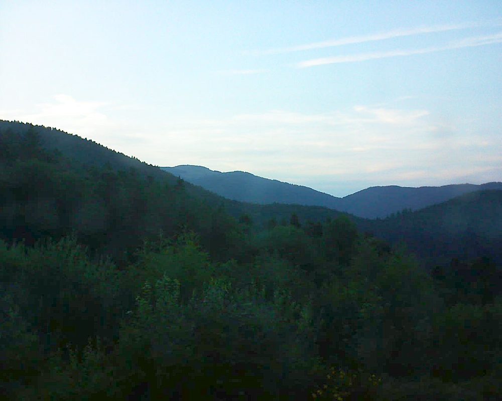 Le petit ballon vu depuis le Domaine Langmatt à Murbach le 19.07.2018 à 21:00 Le petit ballon (Alsace, Vosges) le 19.07.2018 à 21:00
