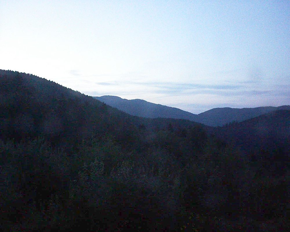Le petit ballon vu depuis le Domaine Langmatt à Murbach le 19.07.2018 à 21:45 Le petit ballon (Alsace, Vosges) le 19.07.2018 à 21:45