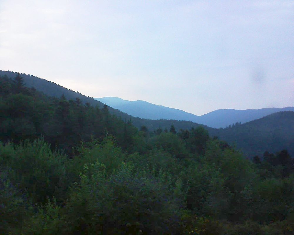 Le petit ballon vu depuis le Domaine Langmatt à Murbach le 22.07.2018 à 21:00 Le petit ballon (Alsace, Vosges) le 22.07.2018 à 21:00