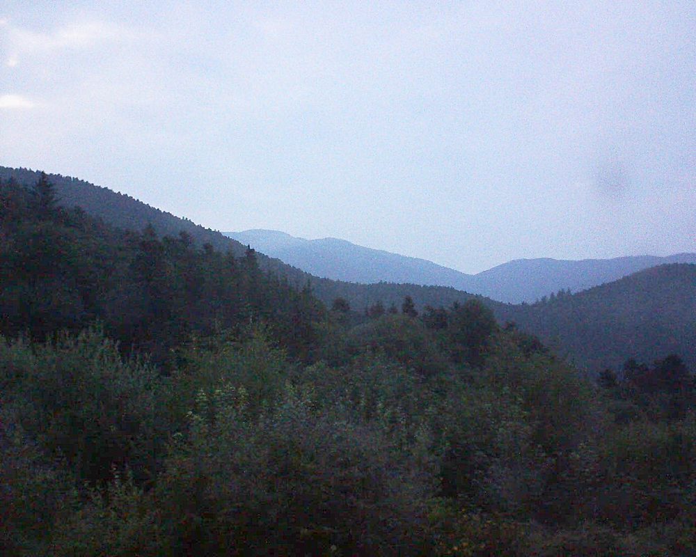 Le petit ballon vu depuis le Domaine Langmatt à Murbach le 22.07.2018 à 21:30 Le petit ballon (Alsace, Vosges) le 22.07.2018 à 21:30
