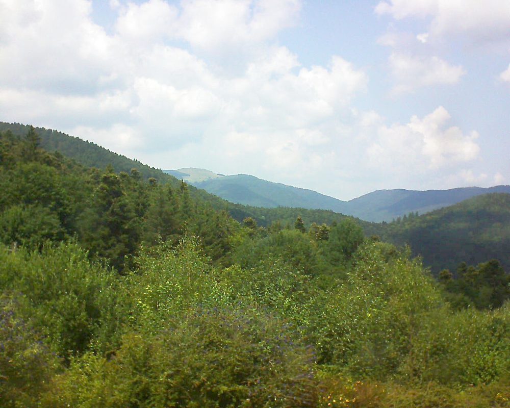 Le petit ballon vu depuis le Domaine Langmatt à Murbach le 23.07.2018 à 14:15 Le petit ballon (Alsace, Vosges) le 23.07.2018 à 14:15