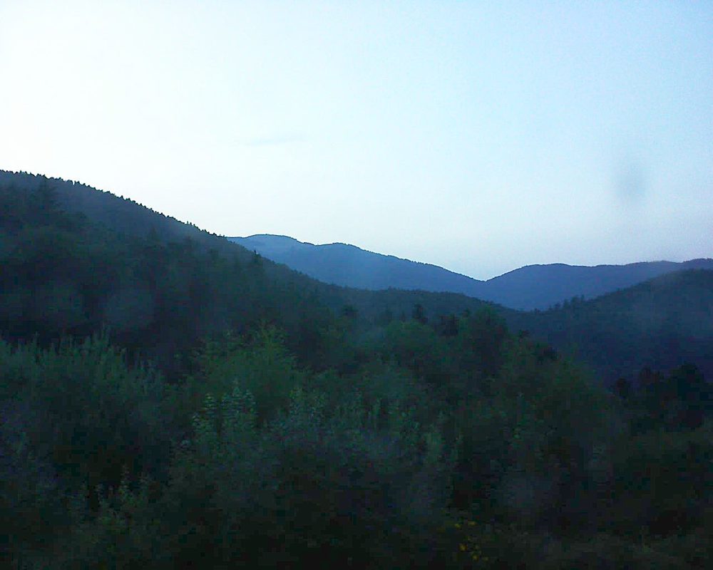 Le petit ballon vu depuis le Domaine Langmatt à Murbach le 27.07.2018 à 21:15 Le petit ballon (Alsace, Vosges) le 27.07.2018 à 21:15