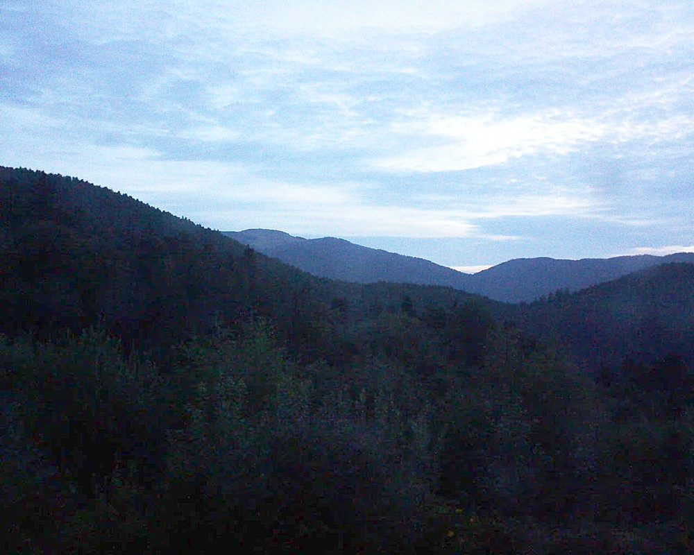 Le petit ballon vu depuis le Domaine Langmatt à Murbach le 29.07.2018 à 05:45 Le petit ballon (Alsace, Vosges) le 29.07.2018 à 05:45