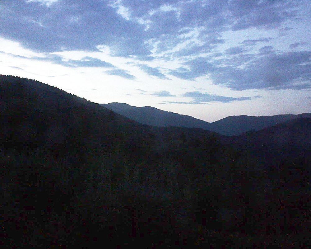 Le petit ballon vu depuis le Domaine Langmatt à Murbach le 31.07.2018 à 21:30 Le petit ballon (Alsace, Vosges) le 31.07.2018 à 21:30