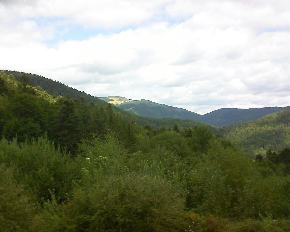 Le petit ballon vu depuis le Domaine Langmatt à Murbach le 14.08.2018 à 12:30 Le petit ballon (Alsace, Vosges) le 14.08.2018 à 12:30