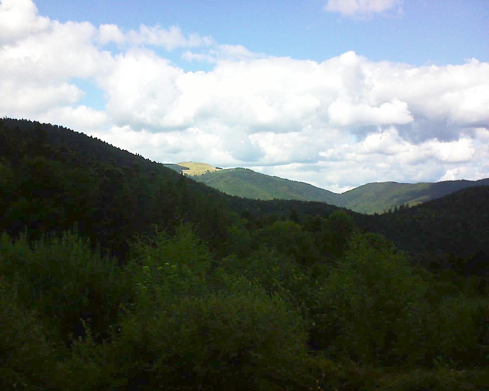 Le petit ballon vu depuis le Domaine Langmatt à Murbach le 14.08.2018 à 15:15 Le petit ballon (Alsace, Vosges) le 14.08.2018 à 15:15