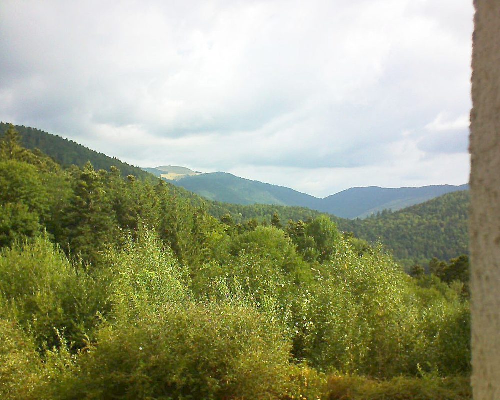 Le petit ballon vu depuis le Domaine Langmatt à Murbach le 15.08.2018 à 10:00 Le petit ballon (Alsace, Vosges) le 15.08.2018 à 10:00