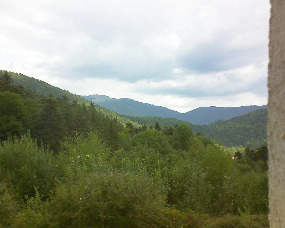 Le petit ballon vu depuis le Domaine Langmatt à Murbach le 15.08.2018 à 12:15 Le petit ballon (Alsace, Vosges) le 15.08.2018 à 12:15