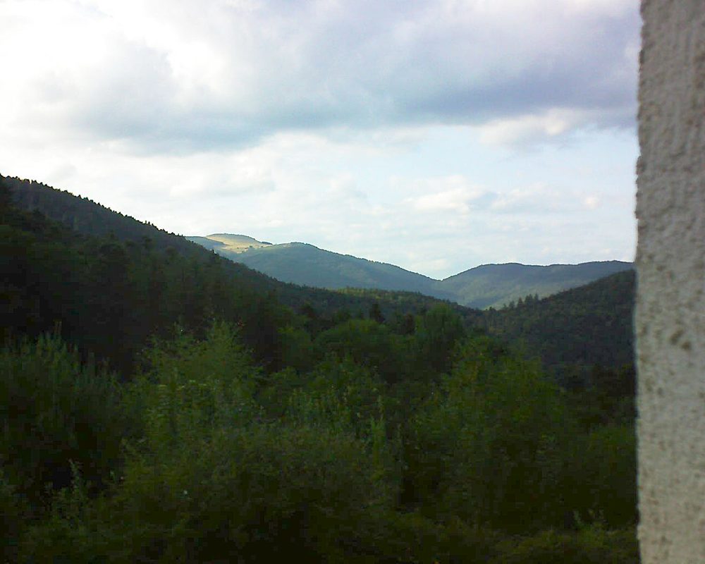 Le petit ballon vu depuis le Domaine Langmatt à Murbach le 15.08.2018 à 18:45 Le petit ballon (Alsace, Vosges) le 15.08.2018 à 18:45