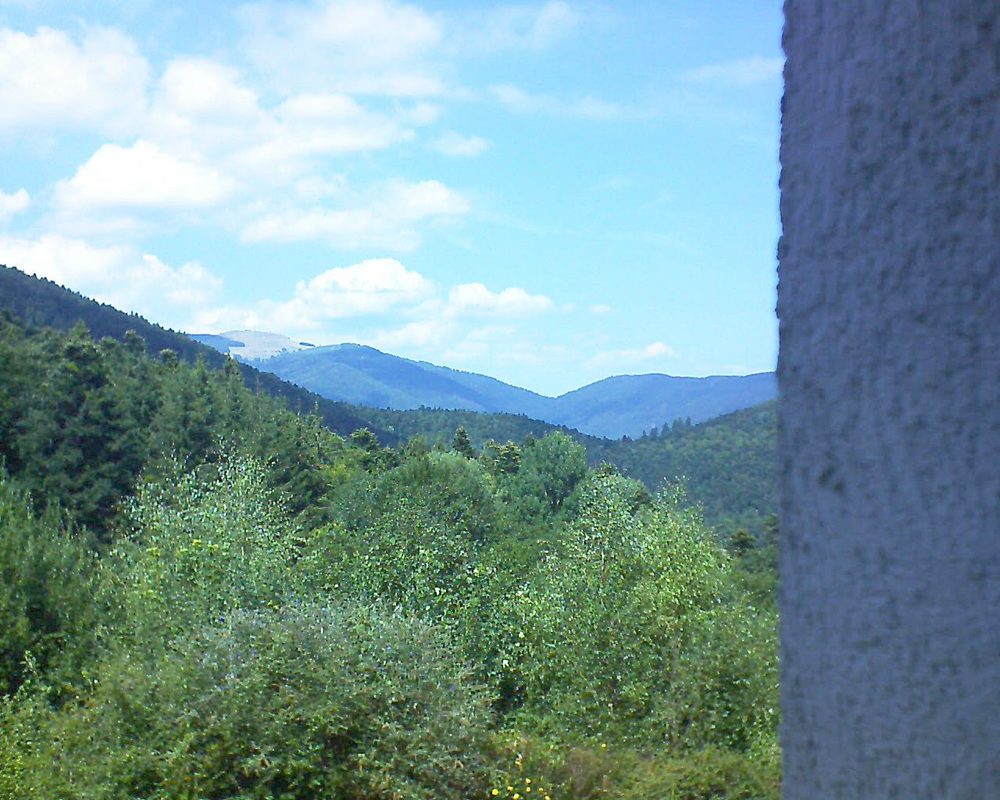 Le petit ballon vu depuis le Domaine Langmatt à Murbach le 19.08.2018 à 14:15 Le petit ballon (Alsace, Vosges) le 19.08.2018 à 14:15