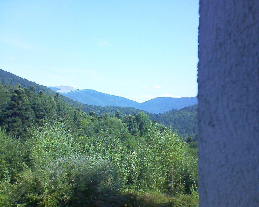 Le petit ballon vu depuis le Domaine Langmatt à Murbach le 20.08.2018 à 11:15 Le petit ballon (Alsace, Vosges) le 20.08.2018 à 11:15