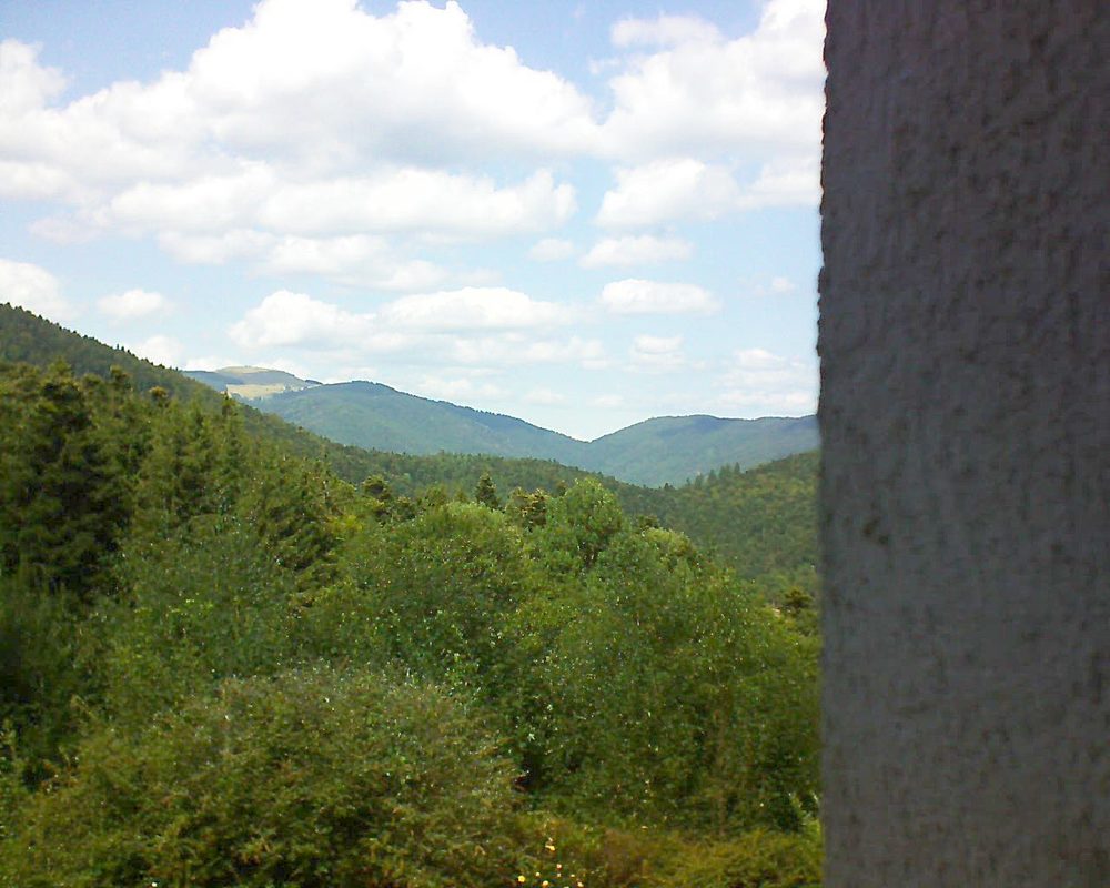 Le petit ballon vu depuis le Domaine Langmatt à Murbach le 20.08.2018 à 14:15 Le petit ballon (Alsace, Vosges) le 20.08.2018 à 14:15