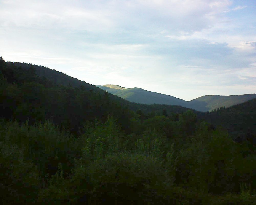 Le petit ballon vu depuis le Domaine Langmatt à Murbach le 22.08.2018 à 19:15 Le petit ballon (Alsace, Vosges) le 22.08.2018 à 19:15