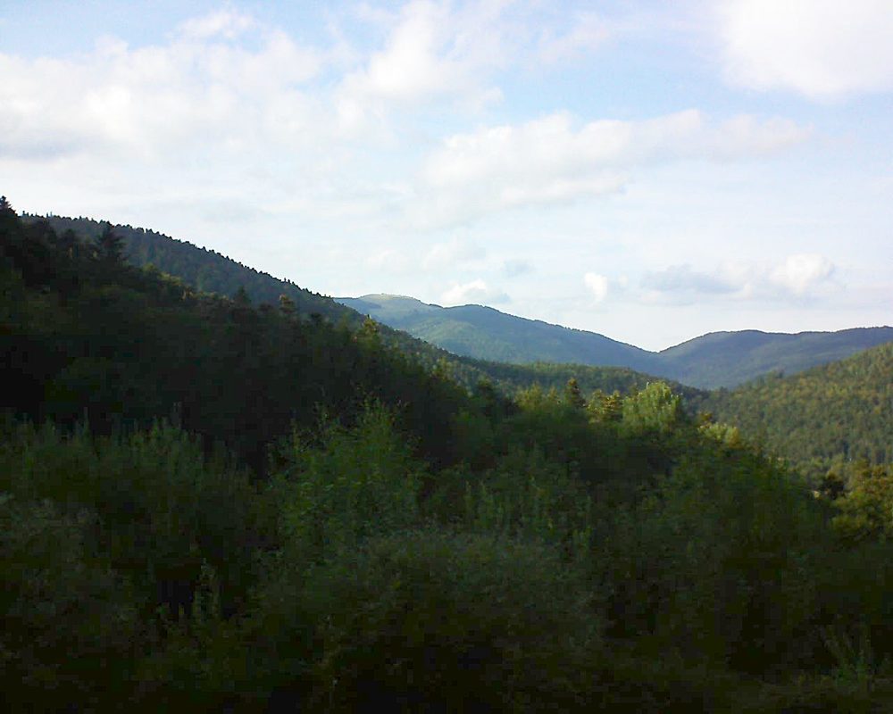 Le petit ballon vu depuis le Domaine Langmatt à Murbach le 03.09.2018 à 17:45 Le petit ballon (Alsace, Vosges) le 03.09.2018 à 17:45