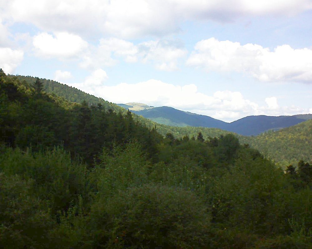 Le petit ballon vu depuis le Domaine Langmatt à Murbach le 04.09.2018 à 14:15 Le petit ballon (Alsace, Vosges) le 04.09.2018 à 14:15