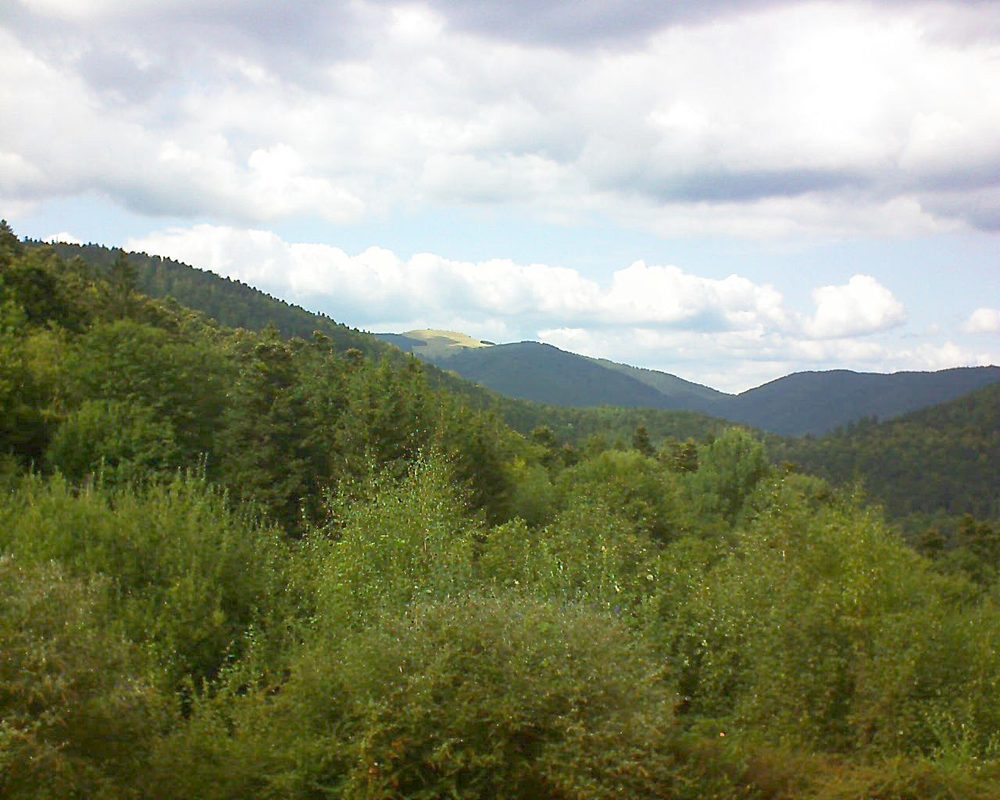 Le petit ballon vu depuis le Domaine Langmatt à Murbach le 04.09.2018 à 15:45 Le petit ballon (Alsace, Vosges) le 04.09.2018 à 15:45