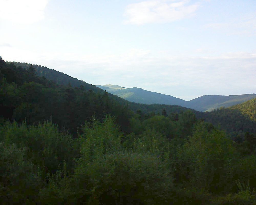 Le petit ballon vu depuis le Domaine Langmatt à Murbach le 04.09.2018 à 18:45 Le petit ballon (Alsace, Vosges) le 04.09.2018 à 18:45