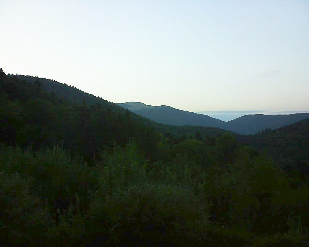 Le petit ballon vu depuis le Domaine Langmatt à Murbach le 04.09.2018 à 20:00 Le petit ballon (Alsace, Vosges) le 04.09.2018 à 20:00