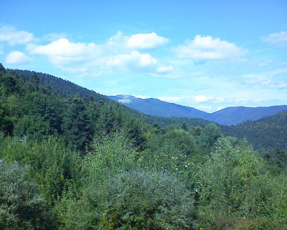 Le petit ballon vu depuis le Domaine Langmatt à Murbach le 08.09.2018 à 14:30 Le petit ballon (Alsace, Vosges) le 08.09.2018 à 14:30