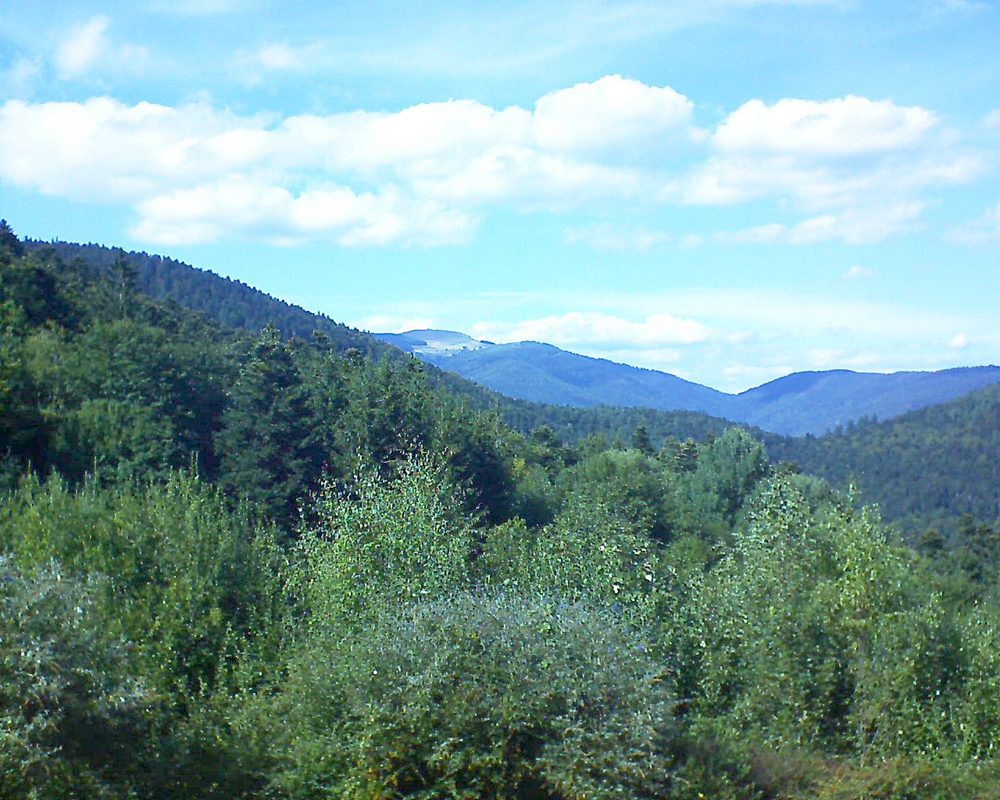 Le petit ballon vu depuis le Domaine Langmatt à Murbach le 08.09.2018 à 15:45 Le petit ballon (Alsace, Vosges) le 08.09.2018 à 15:45