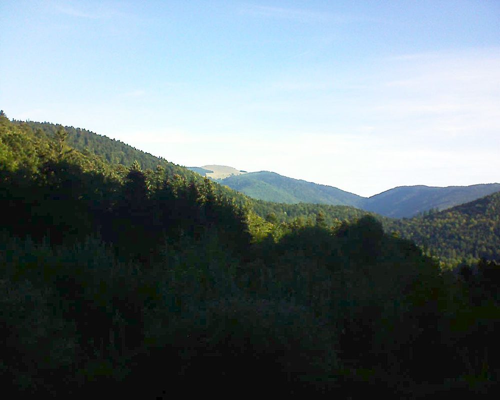 Le petit ballon vu depuis le Domaine Langmatt à Murbach le 09.09.2018 à 09:00 Le petit ballon (Alsace, Vosges) le 09.09.2018 à 09:00