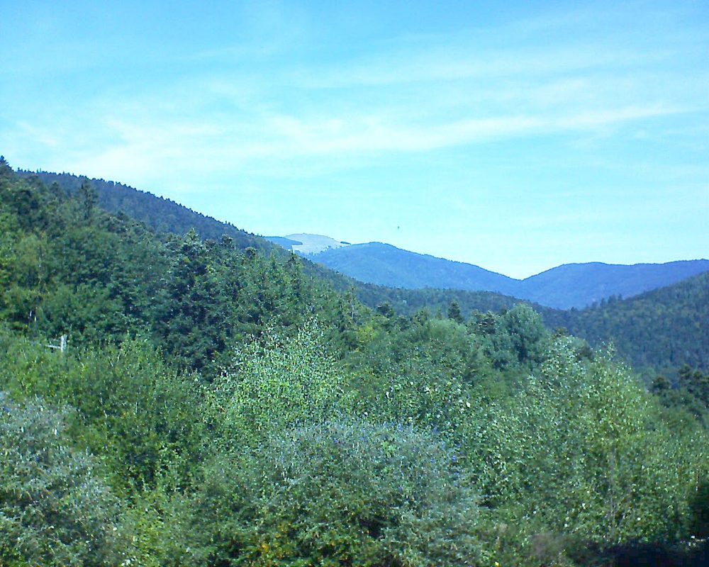 Le petit ballon vu depuis le Domaine Langmatt à Murbach le 09.09.2018 à 12:45 Le petit ballon (Alsace, Vosges) le 09.09.2018 à 12:45