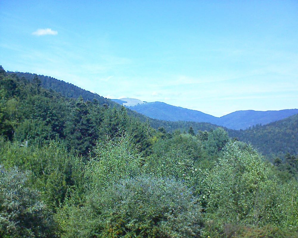 Le petit ballon vu depuis le Domaine Langmatt à Murbach le 09.09.2018 à 14:15 Le petit ballon (Alsace, Vosges) le 09.09.2018 à 14:15