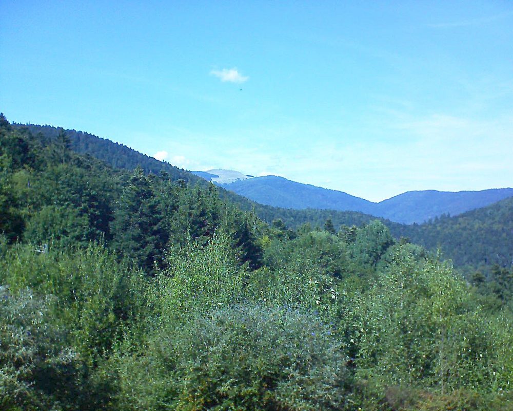 Le petit ballon vu depuis le Domaine Langmatt à Murbach le 09.09.2018 à 15:00 Le petit ballon (Alsace, Vosges) le 09.09.2018 à 15:00