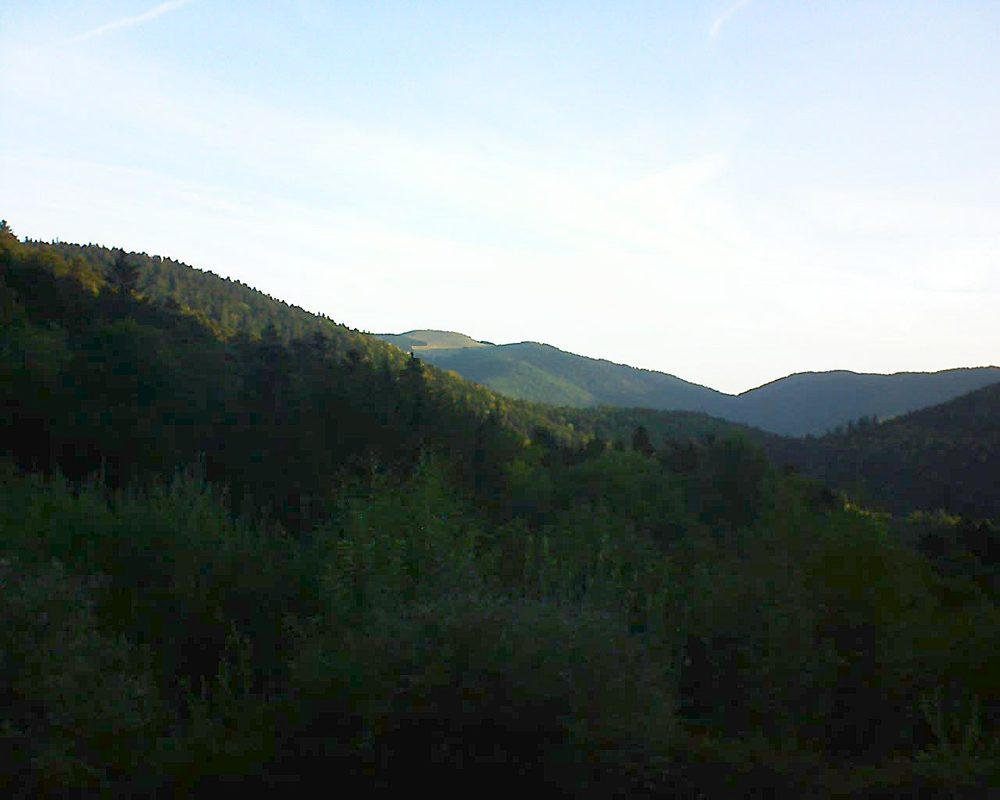 Le petit ballon vu depuis le Domaine Langmatt à Murbach le 10.09.2018 à 07:30 Le petit ballon (Alsace, Vosges) le 10.09.2018 à 07:30