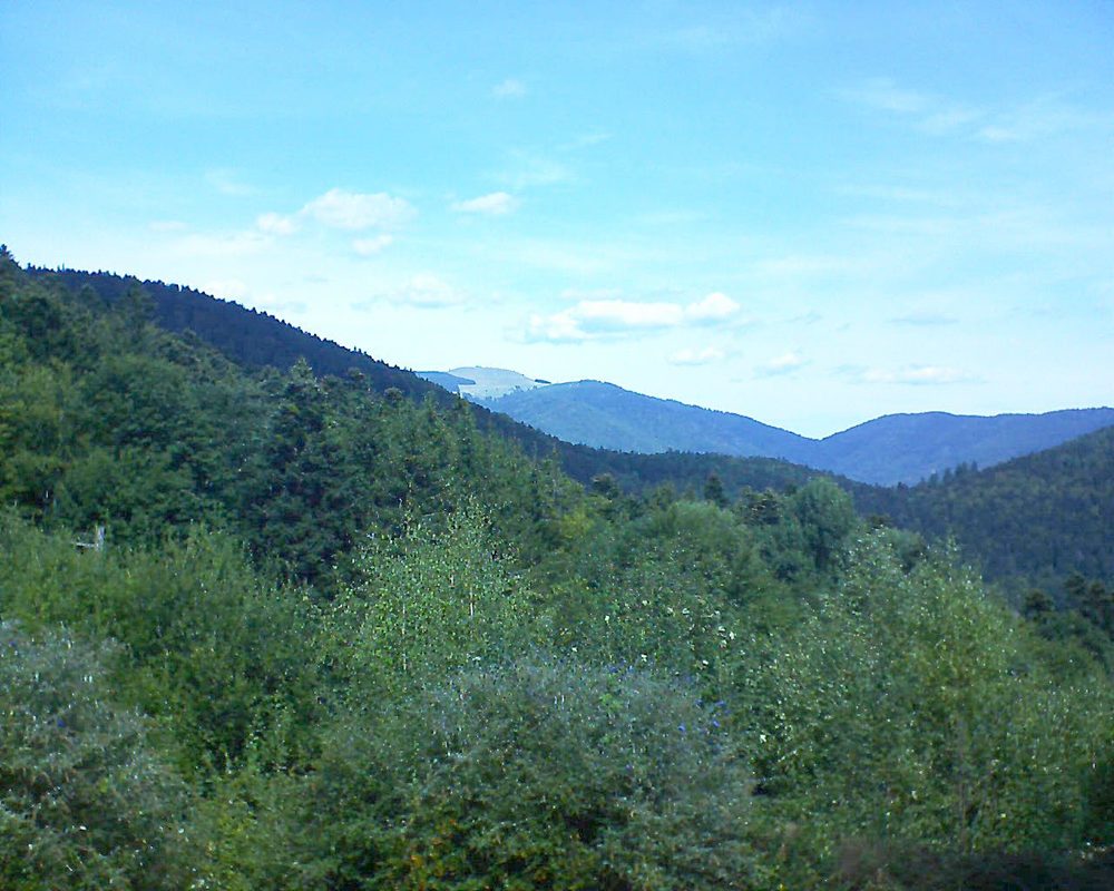 Le petit ballon vu depuis le Domaine Langmatt à Murbach le 10.09.2018 à 12:45 Le petit ballon (Alsace, Vosges) le 10.09.2018 à 12:45