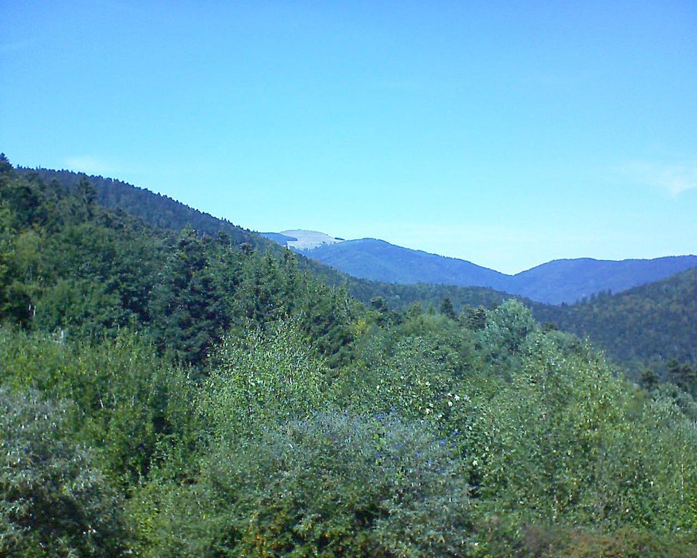 Le petit ballon vu depuis le Domaine Langmatt à Murbach le 11.09.2018 à 14:00 Le petit ballon (Alsace, Vosges) le 11.09.2018 à 14:00