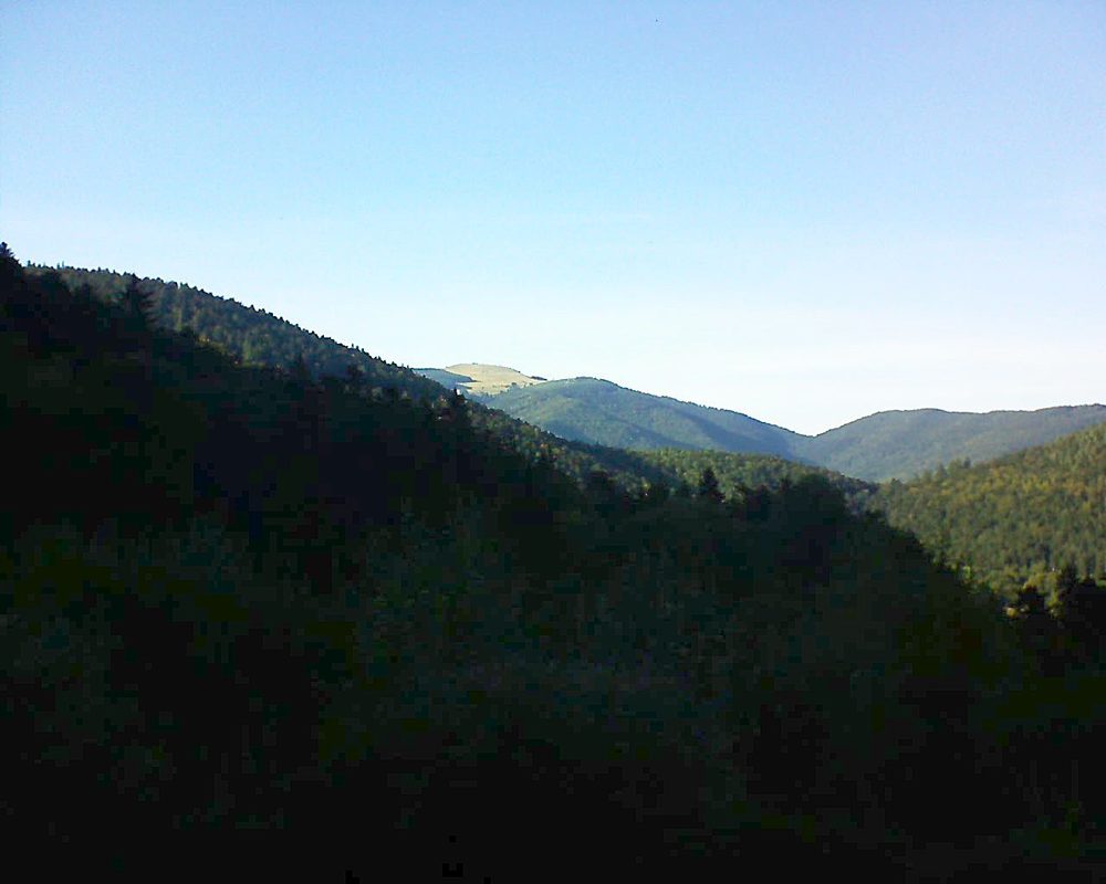 Le petit ballon vu depuis le Domaine Langmatt à Murbach le 11.09.2018 à 17:45 Le petit ballon (Alsace, Vosges) le 11.09.2018 à 17:45