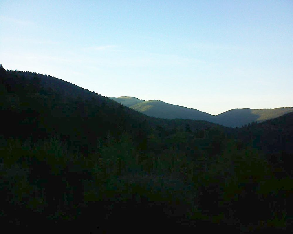 Le petit ballon vu depuis le Domaine Langmatt à Murbach le 11.09.2018 à 19:15 Le petit ballon (Alsace, Vosges) le 11.09.2018 à 19:15