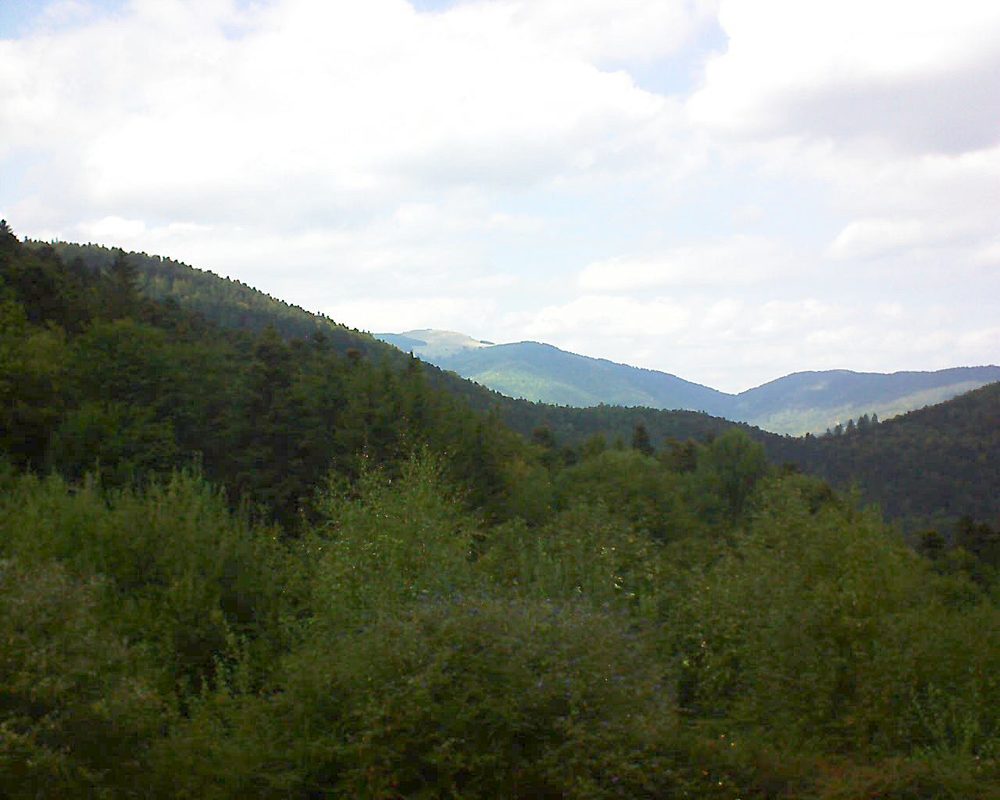 Le petit ballon vu depuis le Domaine Langmatt à Murbach le 15.09.2018 à 15:00 Le petit ballon (Alsace, Vosges) le 15.09.2018 à 15:00