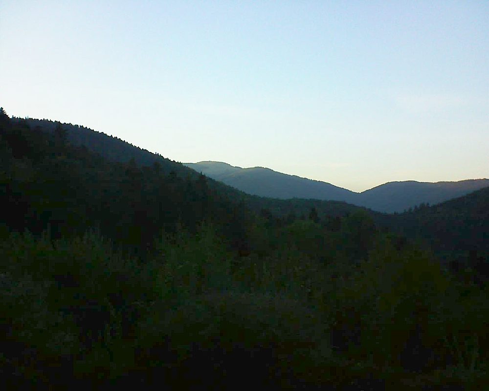 Le petit ballon vu depuis le Domaine Langmatt à Murbach le 15.09.2018 à 19:15 Le petit ballon (Alsace, Vosges) le 15.09.2018 à 19:15