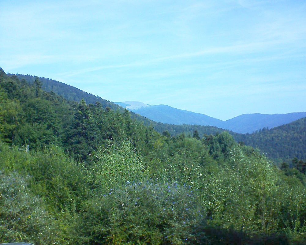 Le petit ballon vu depuis le Domaine Langmatt à Murbach le 16.09.2018 à 11:45 Le petit ballon (Alsace, Vosges) le 16.09.2018 à 11:45