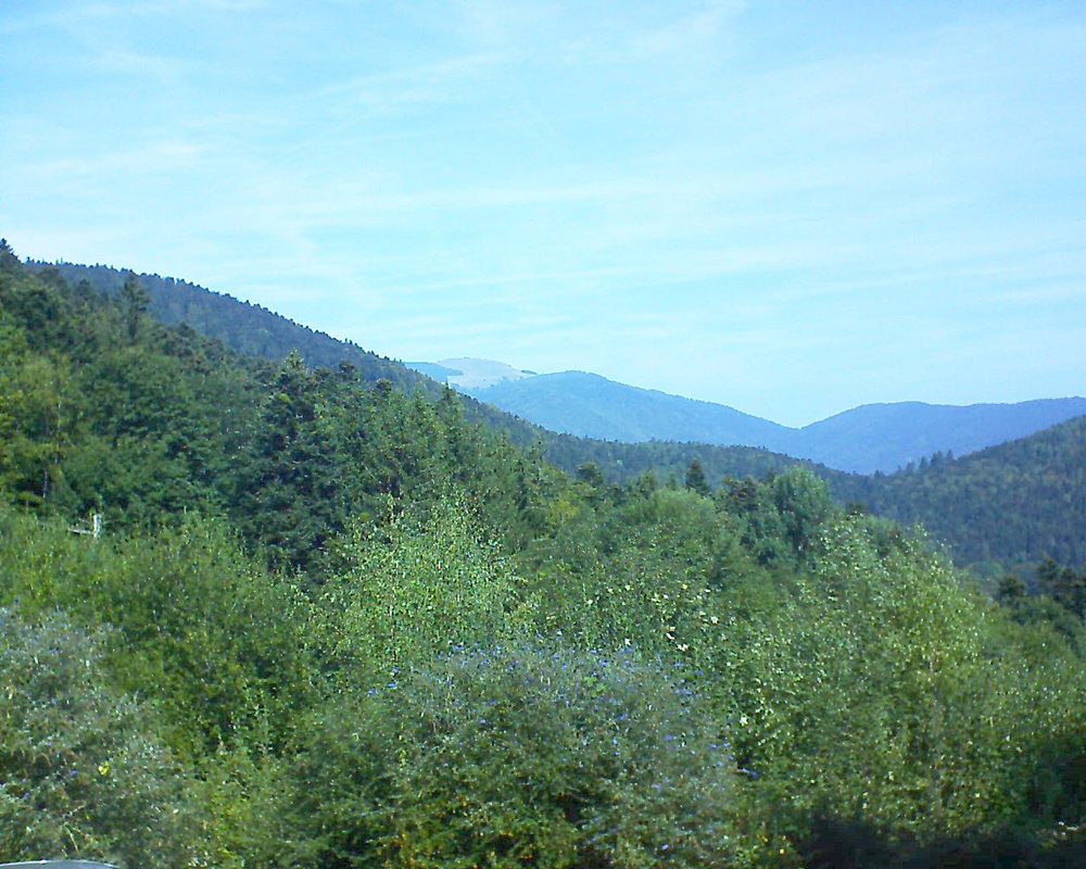 Le petit ballon vu depuis le Domaine Langmatt à Murbach le 16.09.2018 à 12:15 Le petit ballon (Alsace, Vosges) le 16.09.2018 à 12:15