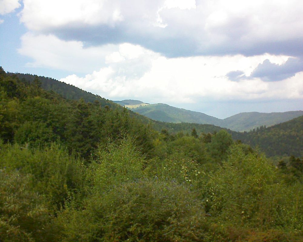Le petit ballon vu depuis le Domaine Langmatt à Murbach le 18.09.2018 à 14:15 Le petit ballon (Alsace, Vosges) le 18.09.2018 à 14:15