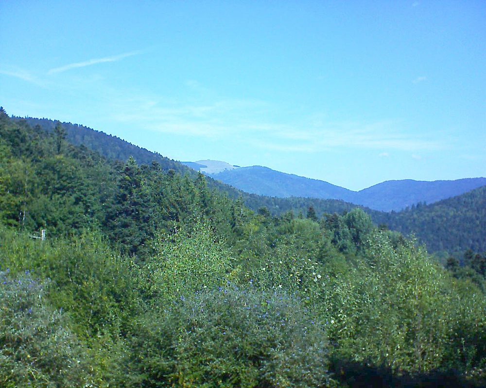 Le petit ballon vu depuis le Domaine Langmatt à Murbach le 20.09.2018 à 12:00 Le petit ballon (Alsace, Vosges) le 20.09.2018 à 12:00