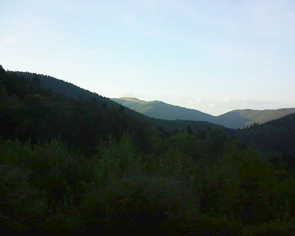 Le petit ballon vu depuis le Domaine Langmatt à Murbach le 20.09.2018 à 18:45 Le petit ballon (Alsace, Vosges) le 20.09.2018 à 18:45