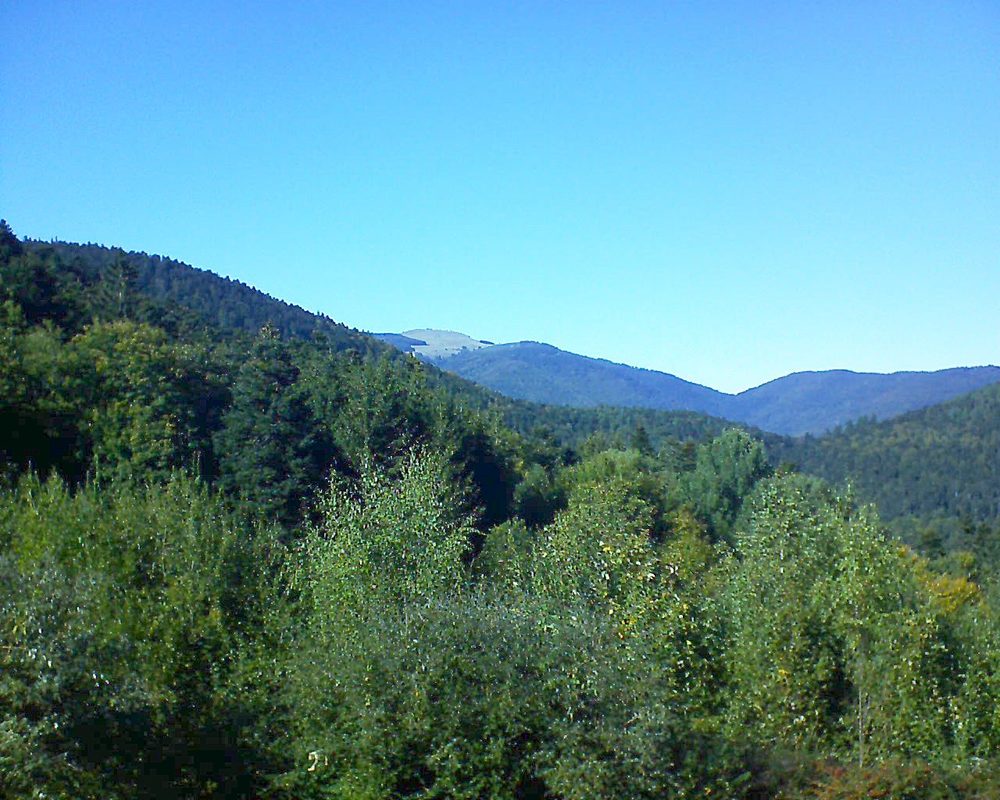 Le petit ballon vu depuis le Domaine Langmatt à Murbach le 04.10.2018 à 15:45 Le petit ballon (Alsace, Vosges) le 04.10.2018 à 15:45