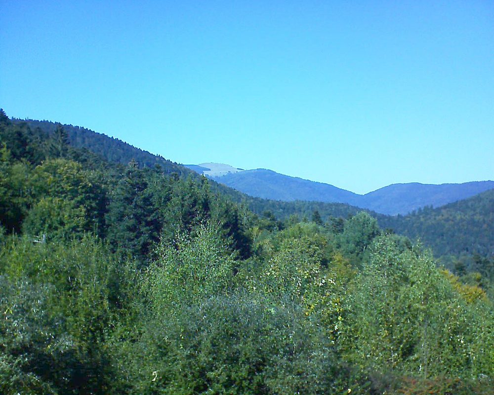 Le petit ballon vu depuis le Domaine Langmatt à Murbach le 05.10.2018 à 14:45 Le petit ballon (Alsace, Vosges) le 05.10.2018 à 14:45