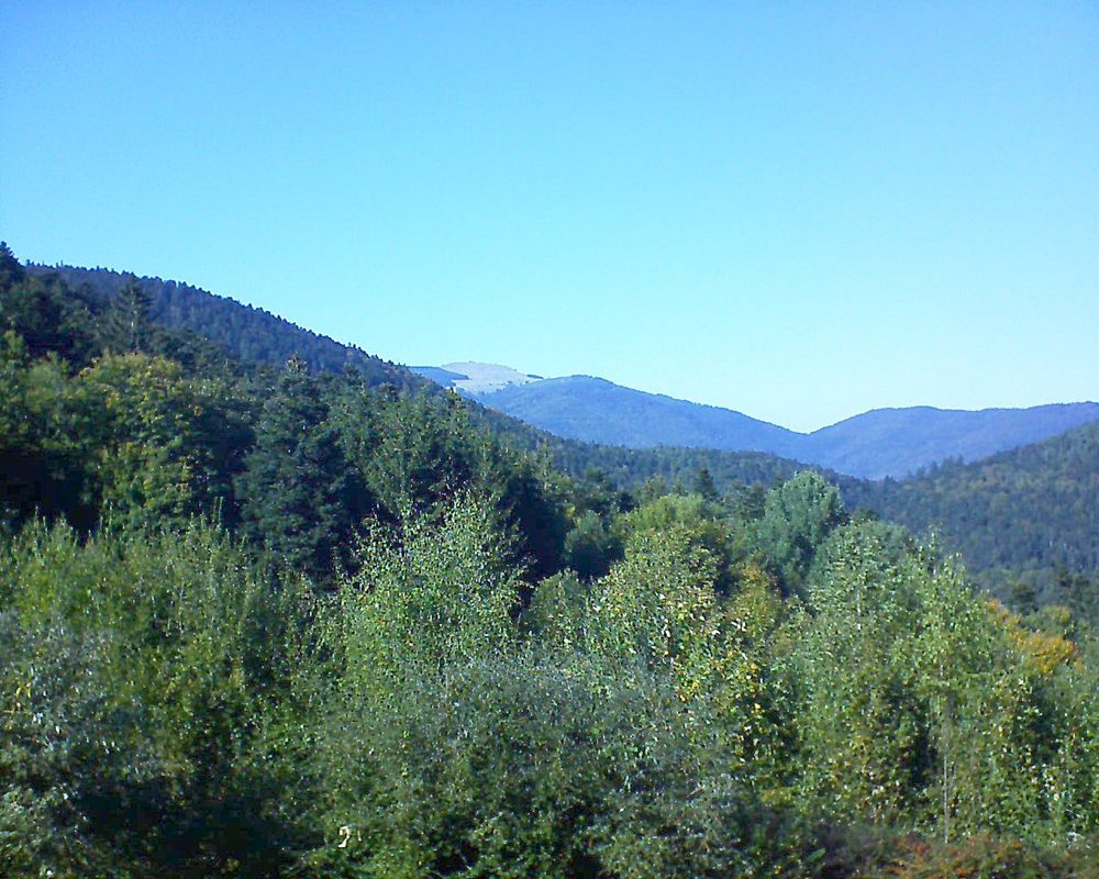 Le petit ballon vu depuis le Domaine Langmatt à Murbach le 05.10.2018 à 15:45 Le petit ballon (Alsace, Vosges) le 05.10.2018 à 15:45
