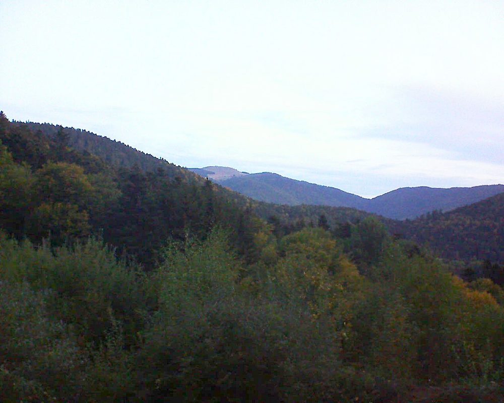 Le petit ballon vu depuis le Domaine Langmatt à Murbach le 06.10.2018 à 07:30 Le petit ballon (Alsace, Vosges) le 06.10.2018 à 07:30