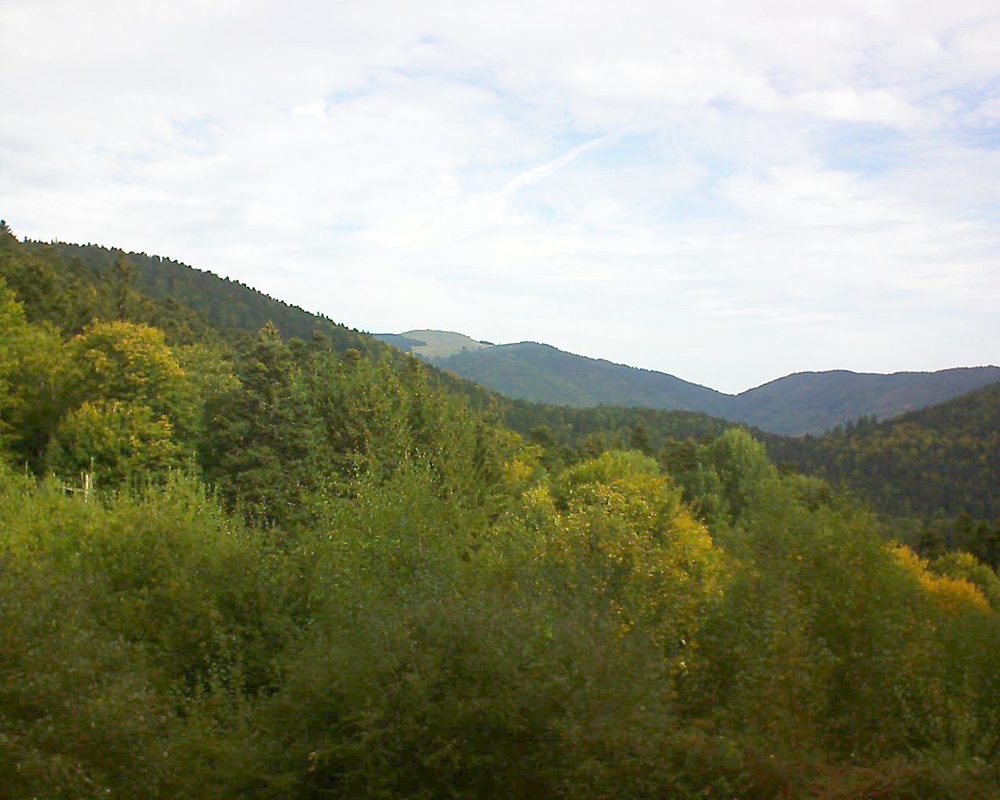 Le petit ballon vu depuis le Domaine Langmatt à Murbach le 06.10.2018 à 10:45 Le petit ballon (Alsace, Vosges) le 06.10.2018 à 10:45
