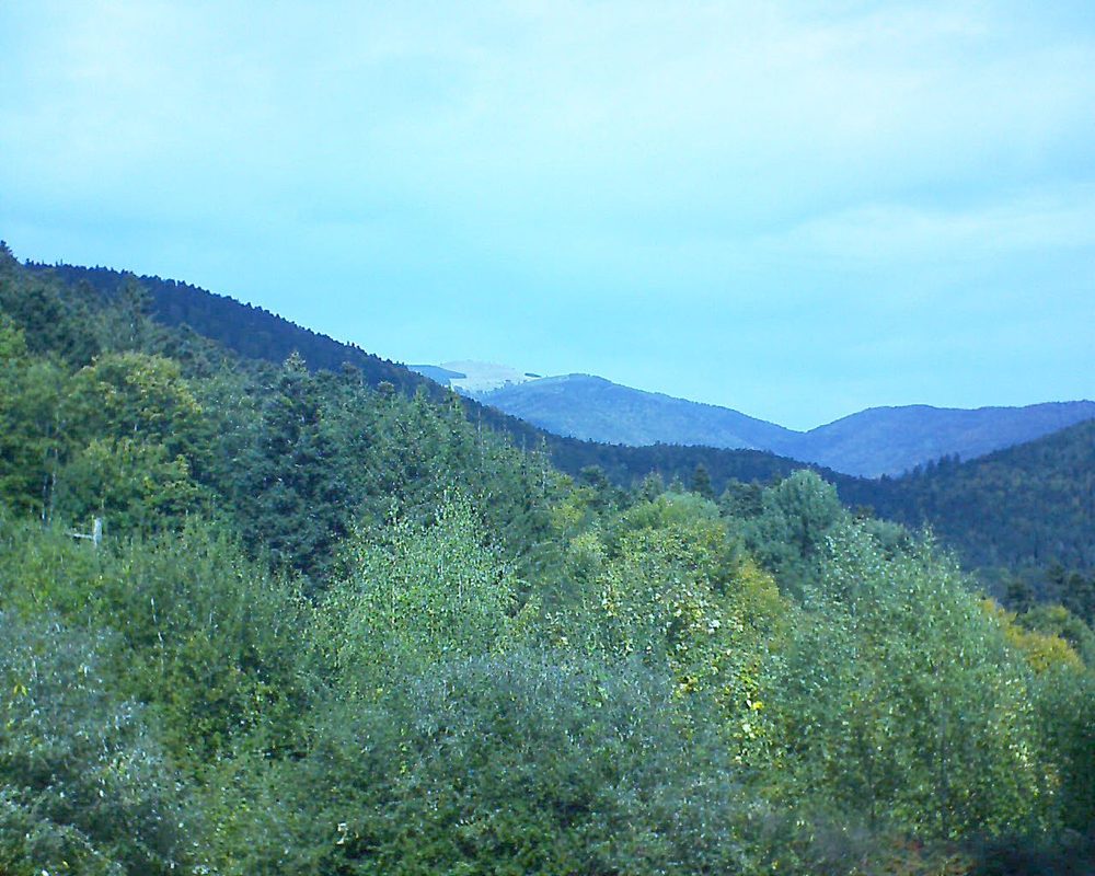 Le petit ballon vu depuis le Domaine Langmatt à Murbach le 06.10.2018 à 12:45 Le petit ballon (Alsace, Vosges) le 06.10.2018 à 12:45