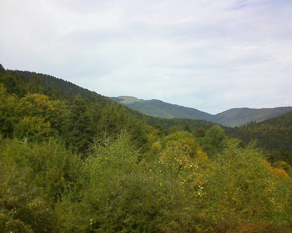 Le petit ballon vu depuis le Domaine Langmatt à Murbach le 06.10.2018 à 13:45 Le petit ballon (Alsace, Vosges) le 06.10.2018 à 13:45
