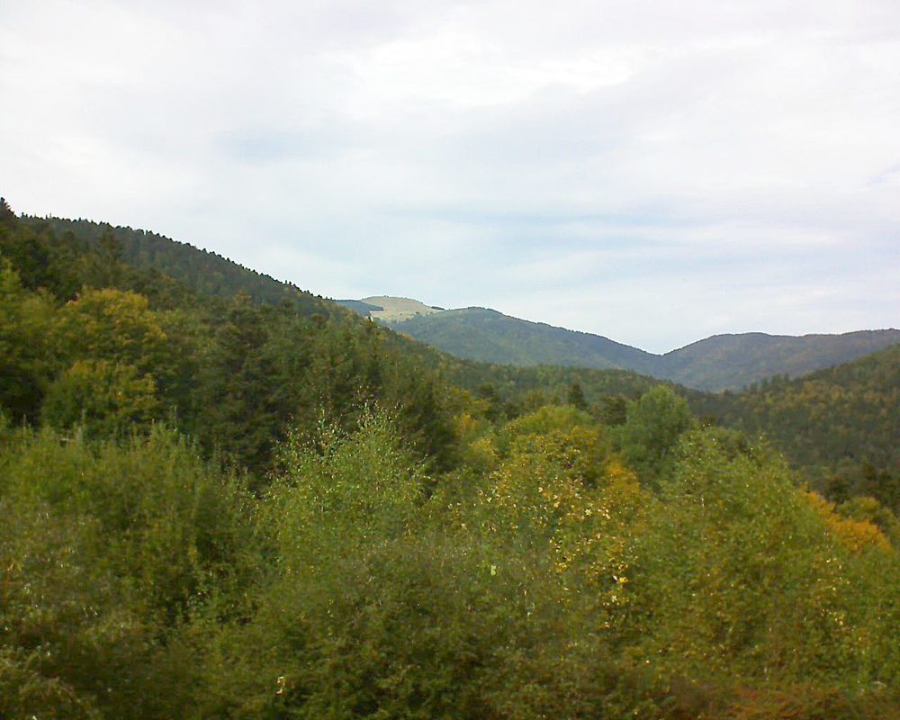 Le petit ballon vu depuis le Domaine Langmatt à Murbach le 06.10.2018 à 14:30 Le petit ballon (Alsace, Vosges) le 06.10.2018 à 14:30