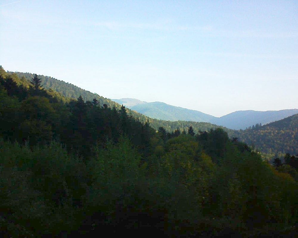 Le petit ballon vu depuis le Domaine Langmatt à Murbach le 08.10.2018 à 09:00 Le petit ballon (Alsace, Vosges) le 08.10.2018 à 09:00