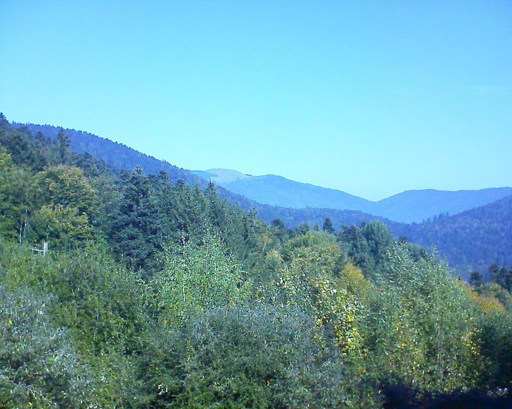 Le petit ballon vu depuis le Domaine Langmatt à Murbach le 08.10.2018 à 12:00 Le petit ballon (Alsace, Vosges) le 08.10.2018 à 12:00